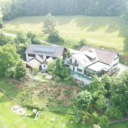 Pensjonat - Gaestehaus Schusterbauer